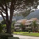 Lägenhetshotell Pierre & L'anse De Pramousquier 4*