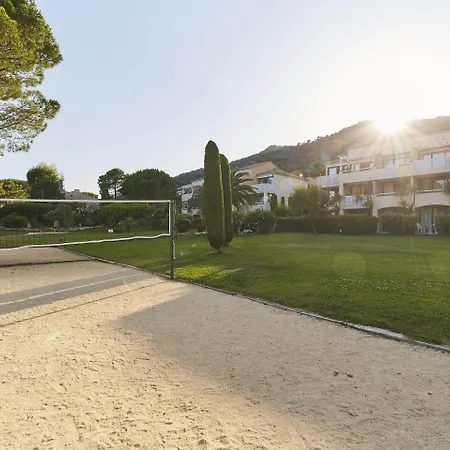 Aparthotel Pierre & L'anse De Pramousquier 3*