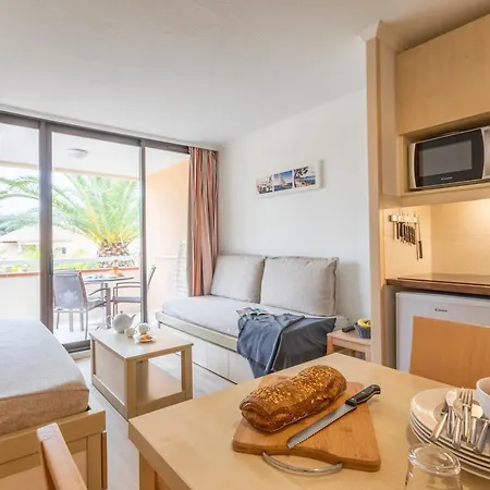 Pierre & L'anse De Pramousquier Aparthotel 3*