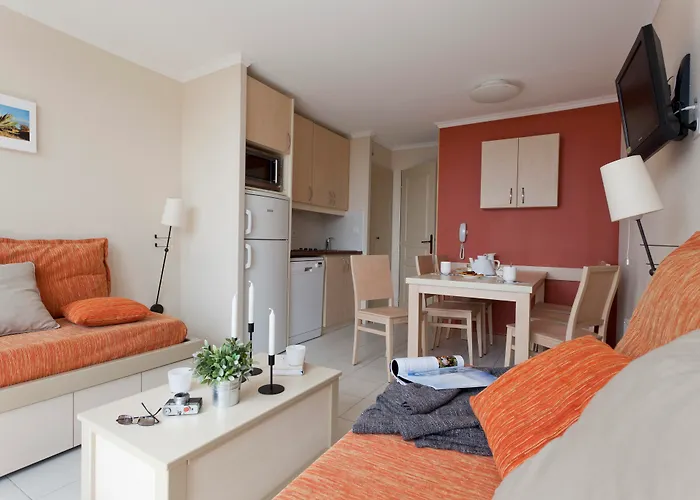 Pierre & L'anse De Pramousquier Aparthotel 4*