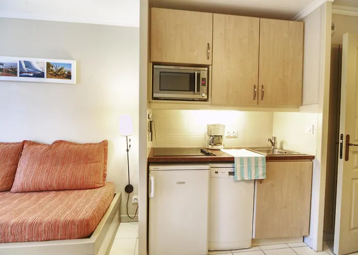 Pierre & L'anse De Pramousquier Апарт-отель 4*