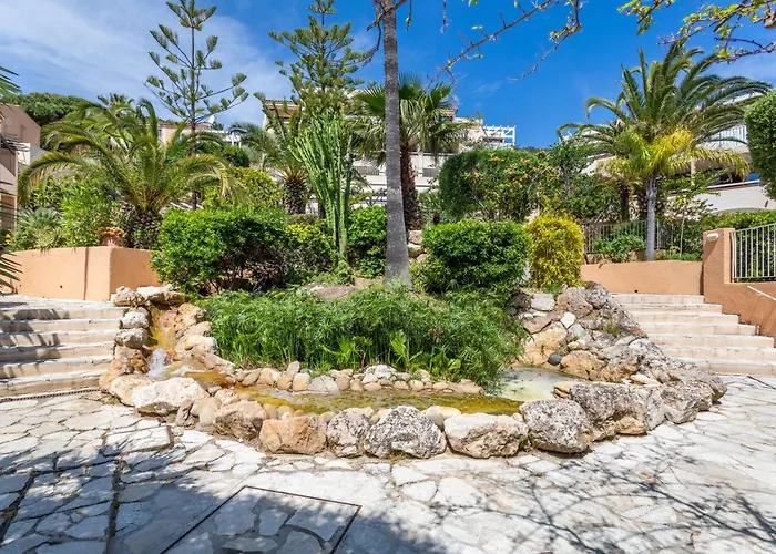 Pierre & L'anse De Pramousquier