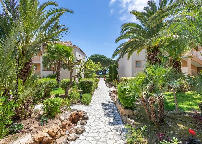 Pierre & L'anse De Pramousquier Апарт-отель 4*