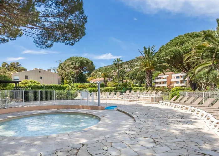 Апарт-отель Pierre & L'anse De Pramousquier Ле-Лаванду