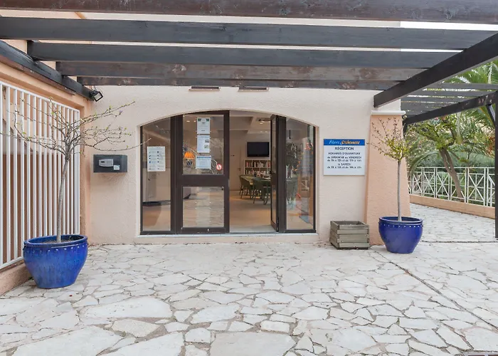 Pierre & L'anse De Pramousquier Апарт-отель Ле-Лаванду